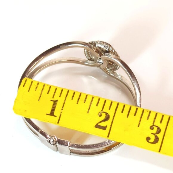 Vintage Snowflake Obsidian Cabochon Silver Tone Cuff Hinge Bracelet - Picture 6 of 6